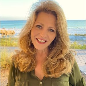 Meet your Posher, Angela